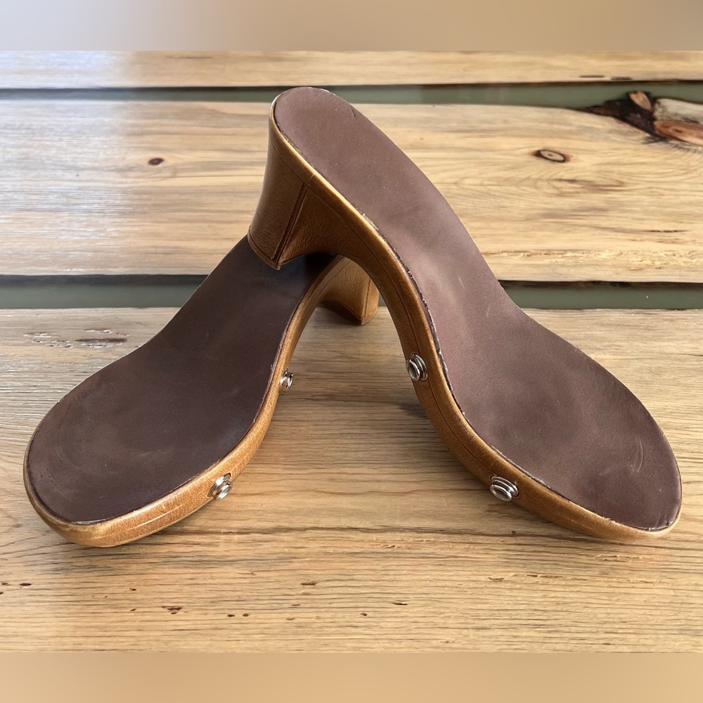 Onesole Interchangeable Traveler Shoe Base Comes With Black Tops